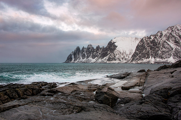Rammen Ridge, Tungeneset