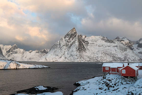 Eliassen Rorbuer, Hamnoy