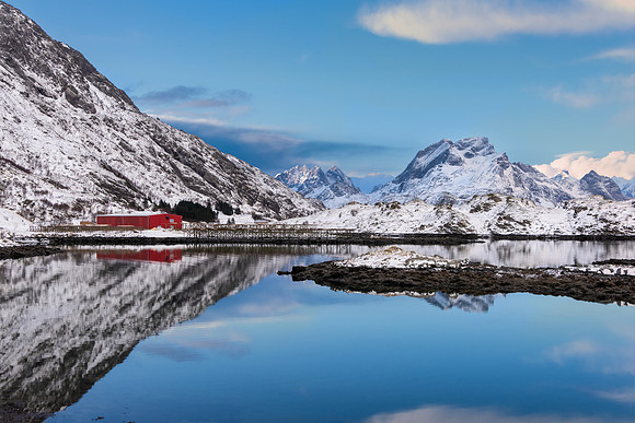 Hovdan Reflections