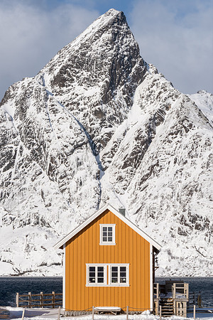 Mustard house, Sakrisoy