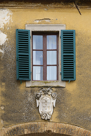 Entrance to Lucignano d'Asso