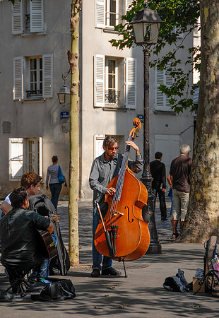 Montmatre Cellist