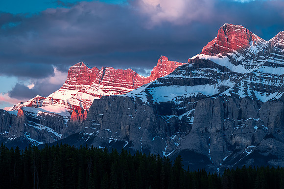Pre-dawn Alpenglow on Mount Rundle, Banff NP