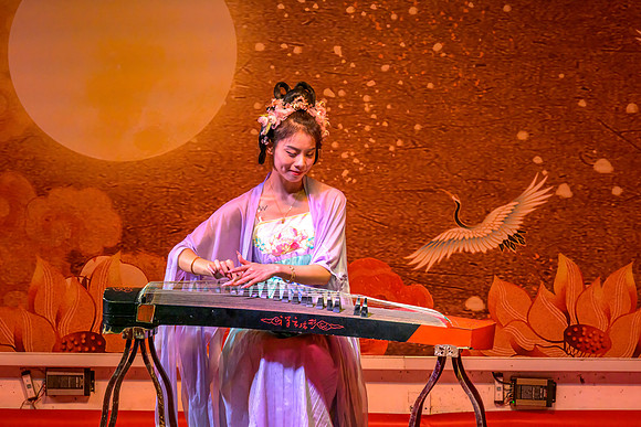 Guzheng Player, Rivers Cruise, Guilin